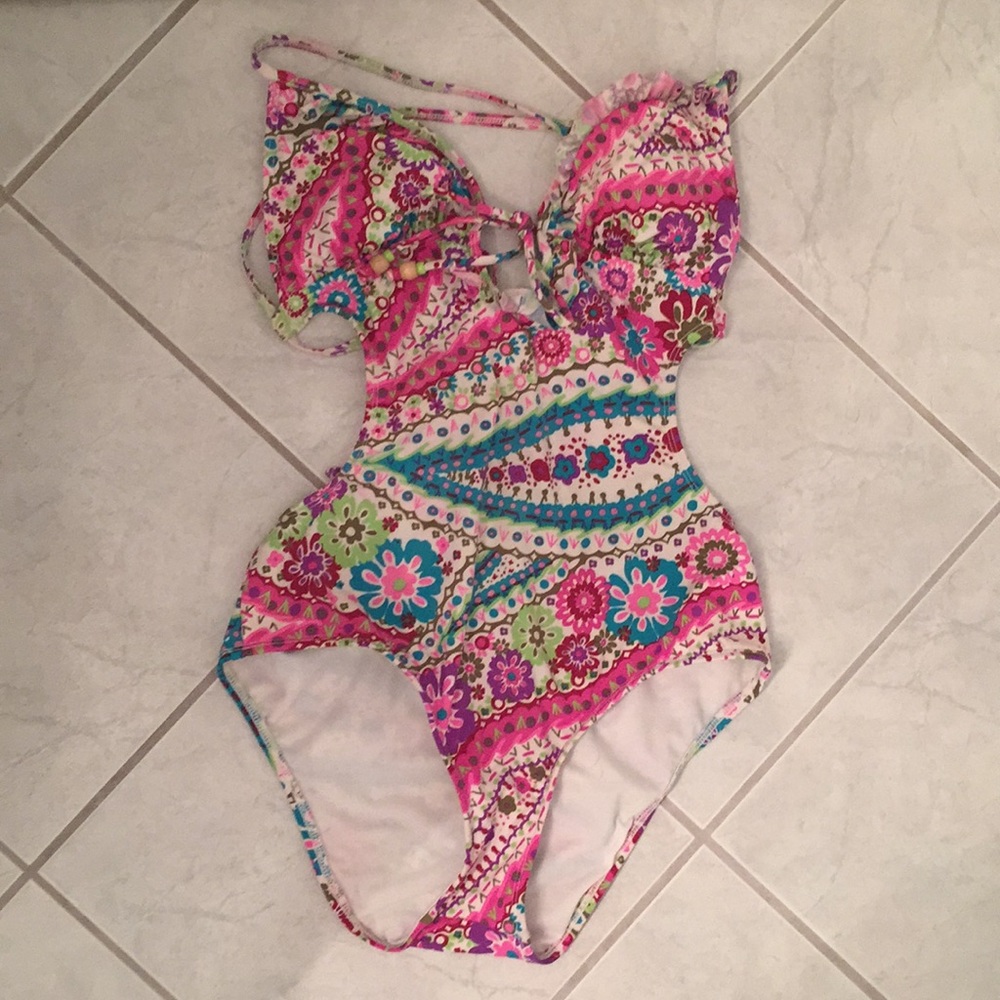Medium One-Piece Paisley Floral Bathing Suit